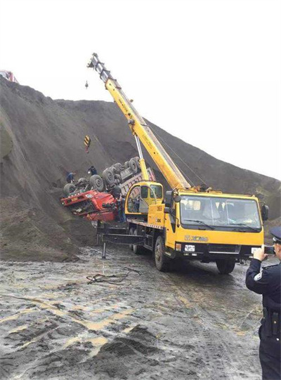 柯坪上犹道路救援